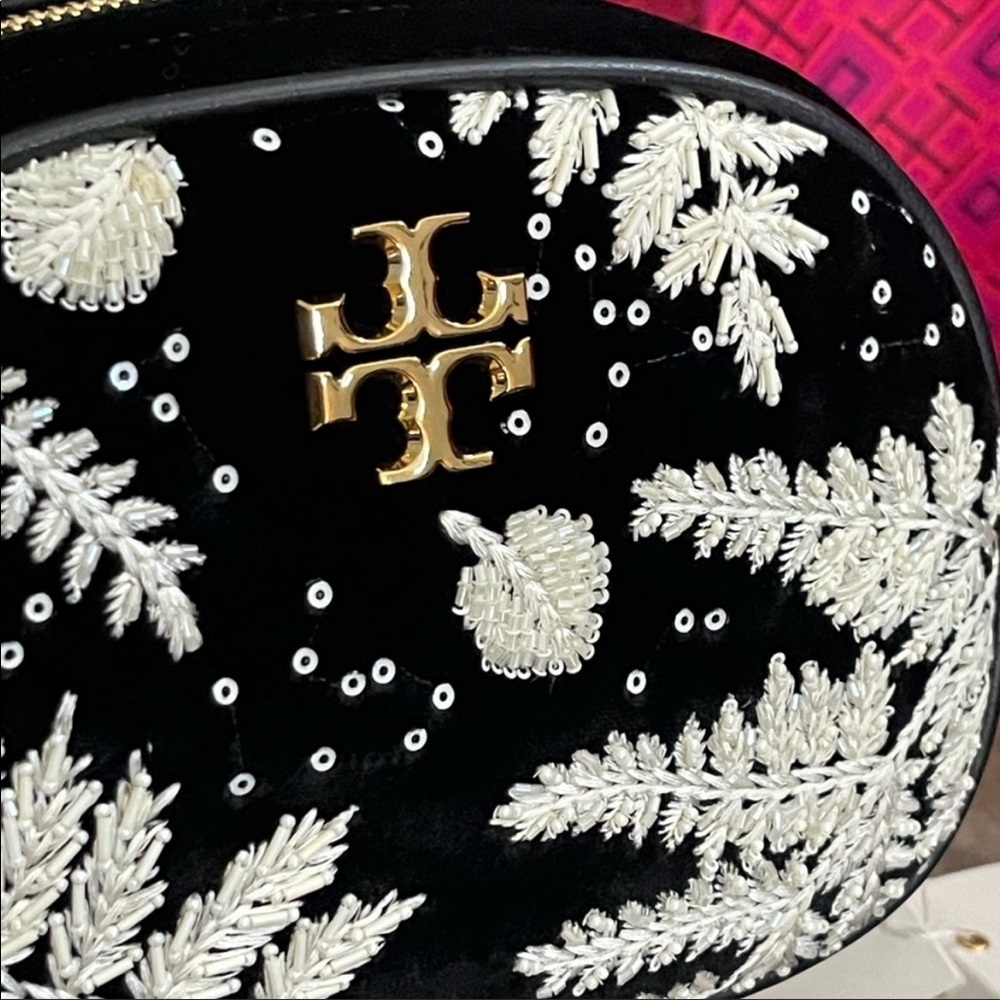Tory Burch small Kira  camera bag - Picture 4 of 9